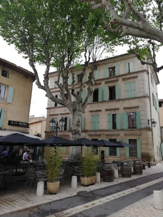 Orange: Appartement Pratique Et Idealement Place Orange  Exterior foto